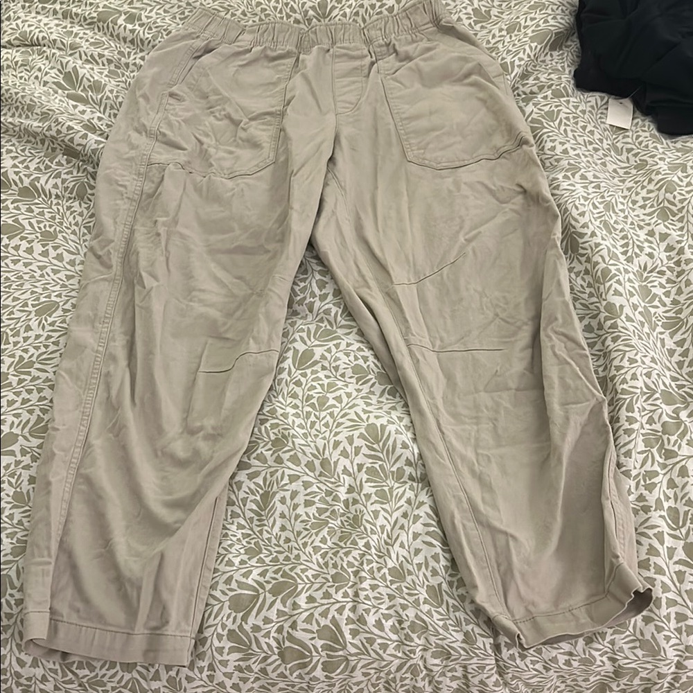 Old Navy Tan Cargo Pants with Relaxed Fit